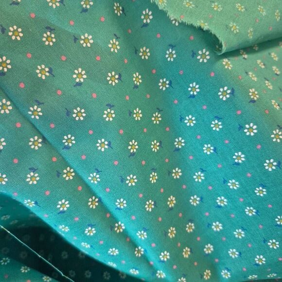 Fabric, Emerald Green White Daisy Mini Pink Dot Cotton 45" x 4.33 yds - Picture 6 of 8